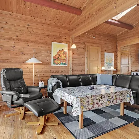 Feriehus Amazing In With Wifi